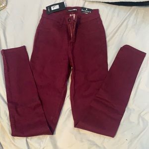 skinny jeans (with tags)